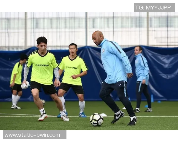 蓝贝贝足球：探索青少年足球的成长之路与未来发展潜力